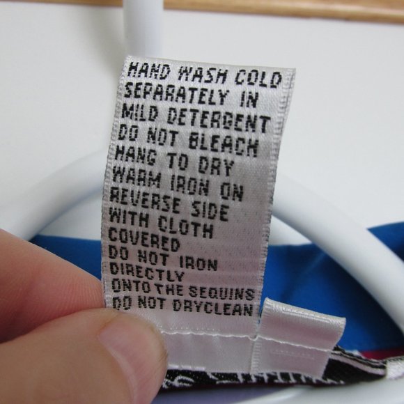 Diane Gilman 1980s Silk Parrot Sequin Top Fits M - Picture 4 of 4